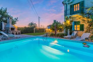 Sportliche Privatvilla mit Rad, Wanderwegen, Paragliding - Belgrado - 0