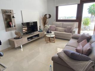 Privatunterkunft mit großer Poolanlage, Meerblick - 4