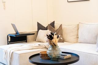 Cozy Industrial 8min Dancing House Apartment, Prague - Prague - 3