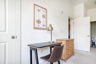 2B w WD Lots of amentities; Gym Theatre Pool BOS-529 - 1