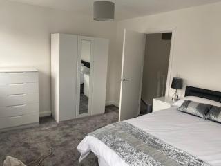 Home Sleeps5-Netflix-Parkg-Near City center Etihad - 9