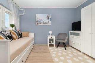 Blue Studio z balkonem by Noclegi Renters - Łódź - 3