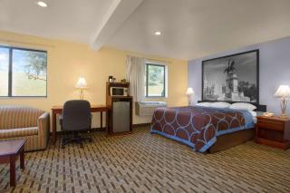 Super 8 by Wyndham Lynchburg VA - Lynchburg - 4