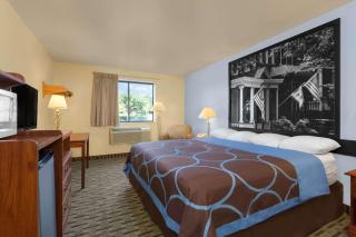 Super 8 by Wyndham Lynchburg VA - Lynchburg - 3