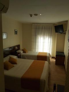 Hotel Complutense - 4