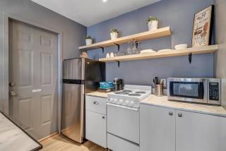 Budget friendly studio apt in historic Springfield - 7