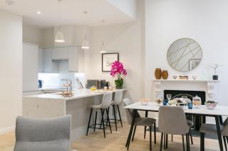Urban Chic - Acre - London - 6