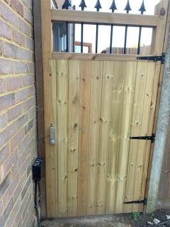 Stunning 1-bedroom annexe flat with own entrance near London - Ewell - 2