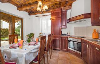 Gorgeous Home In Cabrunici With Wifi - Čabrunići - 5