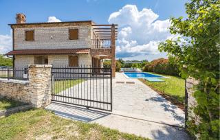 Gorgeous Home In Cabrunici With Wifi - Čabrunići - 2