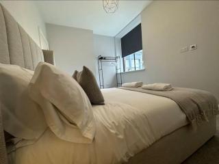 Kestrel Mews Cardiff Apartment Near Stadium and City Centre Sleeps 4 - 8