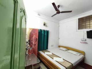 Green Palace Guest House - 9