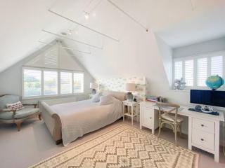 Spinneys Beachfront home, Indoor Pool UK-Vacations - 8