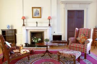Spacious 2-Bedroom Georgian Edinburgh City Apartment - 9