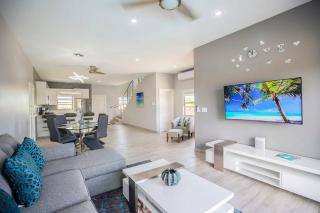 Private Pool Villa Ocean Views Steps from Beach - 8