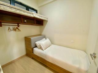 Cemara Rose Suite, Timur Bay Residence - 3