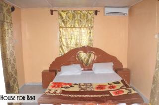 Fayes Afrikaans huisje Brusubi - 1