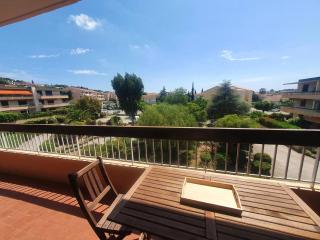 Appartement 2 chambres avec grand balcon à deux pas du port de Sanary et de la plage - Six-Fours-les-Plages - 0