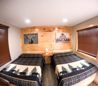 Sleepy Bear Inn - - 5