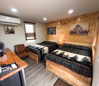 Sleepy Bear Inn - - 0