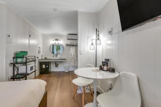 Quilcene Room 1 at Mount Walker Inn - 2