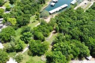 Indian Point Condo #12 at Tribesman Resort on Table Rock Lake near Silver Dollar City, Branson - Branson - 4