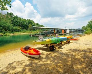 Indian Point Condo #12 at Tribesman Resort on Table Rock Lake near Silver Dollar City, Branson - Branson - 1