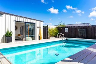 Sun Kissed Pool Villa - Mangawhai Holiday Home - 9