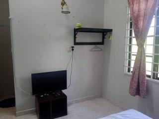 D' BUNGA HOTEL BUKIT BUNGA Bilik Standard Triple - Batu Karang - 3
