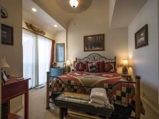 Racquet Club Village Retreat - 7