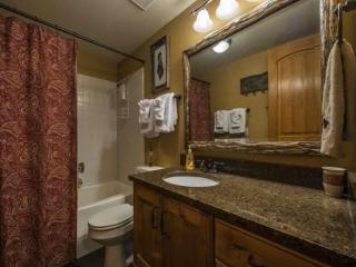 Racquet Club Village Retreat - 3