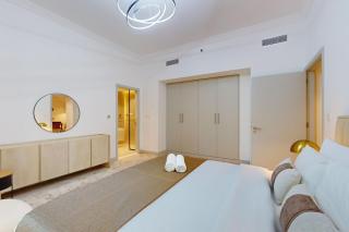 Trident Waterfront - Gorgeous Three Bedroom - 2