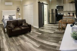 Enchanting suite nestled in quaint Santa Clarita - 0