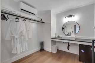 Mount Washington Room 2 at Mount Walker Inn - 1