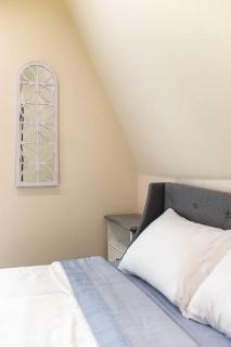 Walk to ND, Hot Tub, Lux Kitchen, Pet Friendly - 8