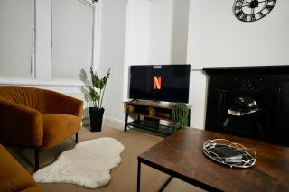 Spacious two-bedrooms house, private parking, contractors, relocators - 7