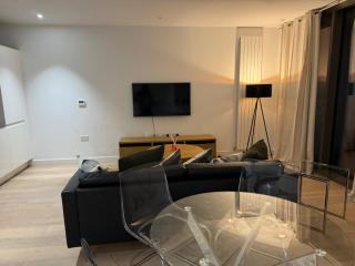 DOCKLANDS STUNNING 2 BED APARTMENT London - London - 9