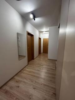 New 2 Bedroom apartment by the airport - FREE PARKING - Bratislava - 2