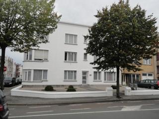 appartement nabij station op begane grond in residentie jane - niet goed geld terug garantie - 10 minuten tot centrum brugge - Blankenberge - 8