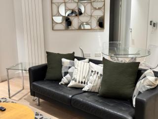 DOCKLANDS STUNNING 2 BED APARTMENT London - London - 7