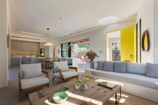 Euphonia Residence by Athina Hospitality - 3