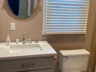 Quiet retreat, minutes from highway and downtown - Cheyenne - 6