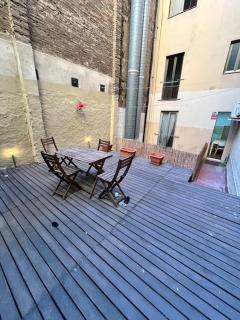 Acogedor piso en el corazón de la ciudad con patio exclusivo - Barcelone - 4