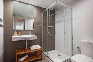 Modern and bright 4BD triplex in Paralel! - Barcelone - 1