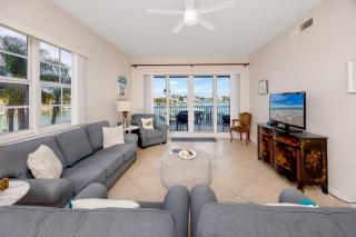 200 Harborview Grande - 8