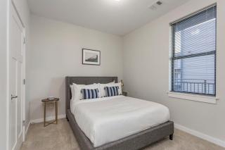 CozySuites TWO Stylish Music Row Condos with parking - Nashville - 1