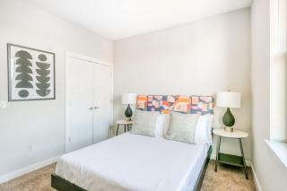 CozySuites TWO Classy Music Row Condos with parking - Nashville - 0