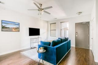 CozySuites TWO Classy Music Row Condos with parking - Nashville - 9