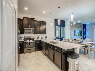 Comforting 2BR with Waterpark & Game Room - Kissimmee - 8