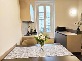 [Plaza Deluxe] Modern Center House - View Como Lake - Top Privacy - 8